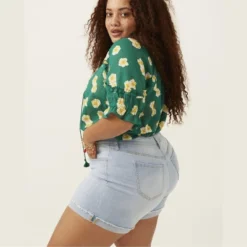 Molly & Isadora Women's Light Wash Rolled Hem Short