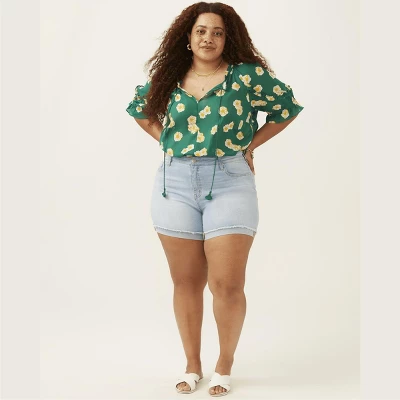 Molly & Isadora Women's Light Wash Rolled Hem Short 4 Molly & Isadora Women's Light Wash Rolled Hem Short - Image 2